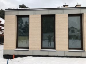 Józefów, dom – płyty betonowe